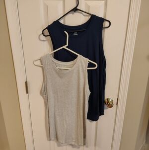 Set Of Two, Navy & Grey Women's Tank Tops, Medium. Members Mark Brand. Like New